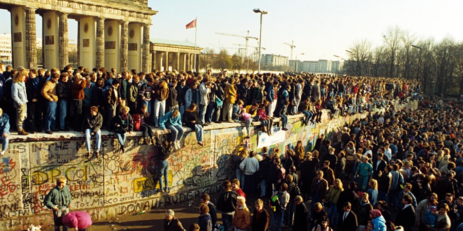Zgodovina berlinskega zidu “Die Geschichte der Berliner Mauer” (2015)