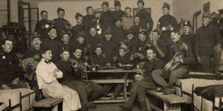 Vihar sovražen svet pretresa