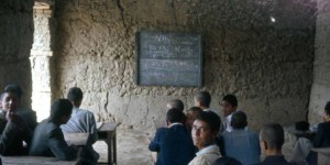 Predavanje iz kemije, kljub zastarelim učilnicam